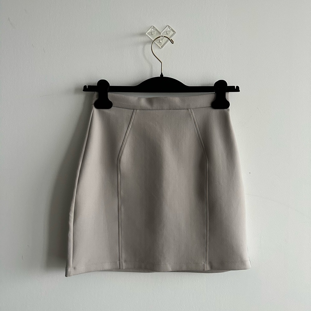 Aritzia Everyday Mini Skirt